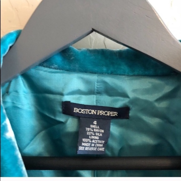 Boston Proper crushed velvet 3/4 sleeve blazer - Picture 3 of 6